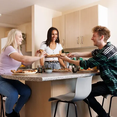 Apartment For Students Only The Plaza In *